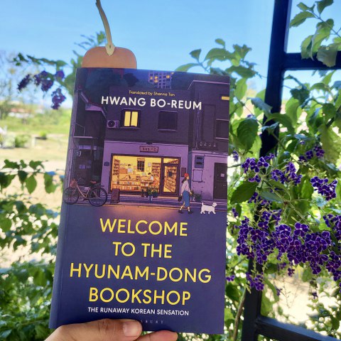 Welcome to the Hyunam-Dong Bookshop Book review